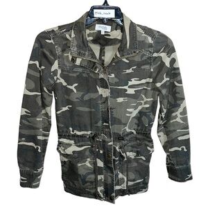 Charlotte Russe Jacket Women’s Size XS Long Sleeve Camo
